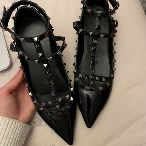 SIZE 9 STUDDED FLATS